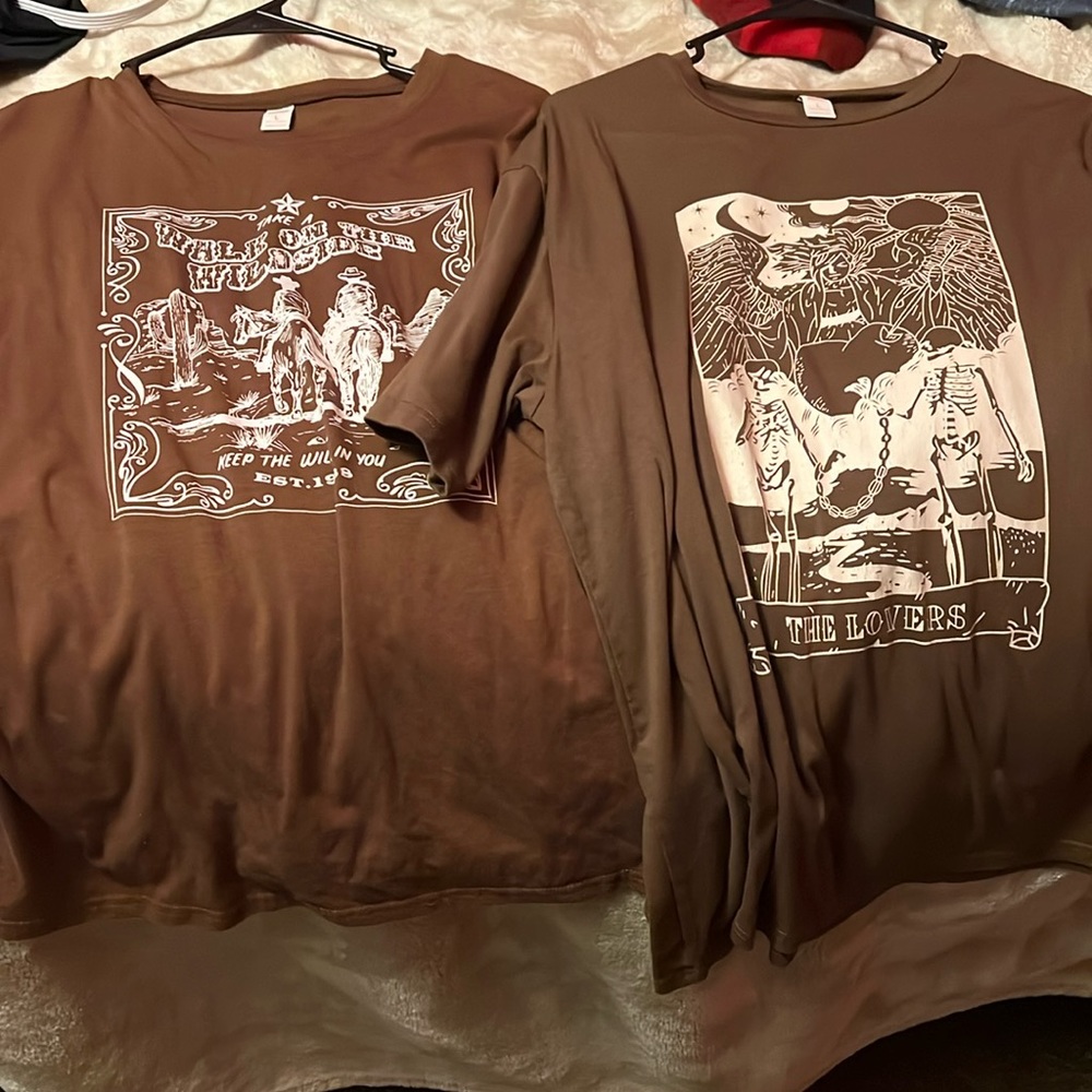 Romwe t-shirts all size large but fit like mediums!